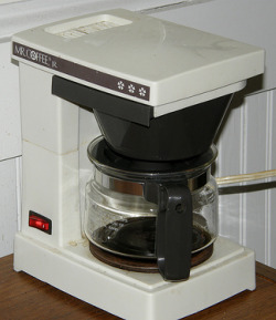 https://www.household-management-101.com/image-files/clean-coffee-maker-with-vinegar.jpg